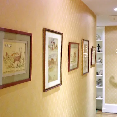 Living In - Palais Bourbon Paris